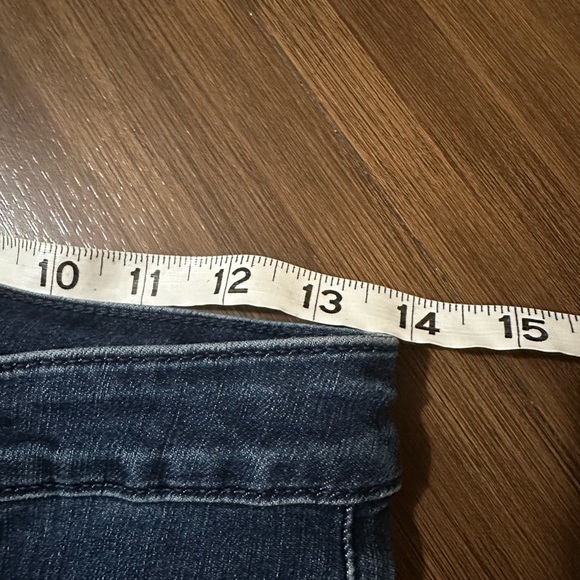 Athleta Sculptek skinny dark wash style 338322
Waist measures 28”
Discontinued - Picture 5 of 9